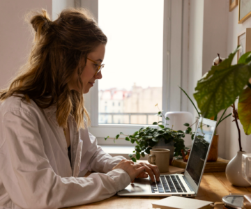 Remote Work and Digital Workspaces: How Hoozin is Facilitating the Future of Work